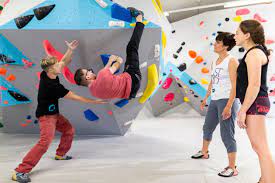 Check spelling or type a new query. Boulderwelt Munchen West Bouldern In Munchen Neuaubing Klettern Ohne Furcht Und Tadel