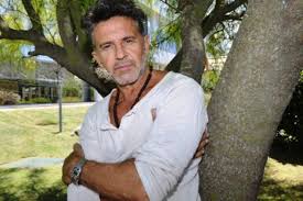 Todo ocurrió el pasado fin de semana, cuando el actor viajó a la provincia de san luis para presentarse con la obra rotos de amor, en la. Denuncia Contra Osvaldo Laport Por Violencia De Genero Entrelineas Info