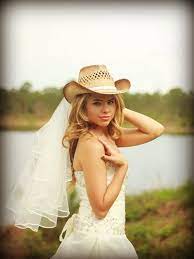 Western Wedding Cowgirl Hat And Veil Western Wedding Cowgirl Etsy Western Wedding Western Bride Cowgirl Bride