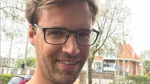 Roxane van iperen (44) is auteur, jurist en moeder van drie kinderen. Wie Is De Vriendin Van Sjoerd Sjoerdsma Sterren Op Tv