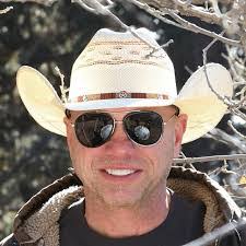 Scott Reitmeyer's Instagram, Twitter & Facebook