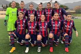 Domani pomeriggio alle 15 i rossoverdi di ferruccio mariani, impegnati nel campionato primavera 3 giocheranno nelle marche, mentre domenica alle 15 l'under 17 di … Femminile Serie C 7a Giornata Ternana Crotone 2 0 F C Crotone
