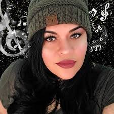 Sarah Koll's Instagram, Twitter & Facebook