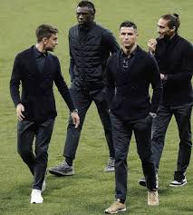 | 🇵🇹 👑 🐐 #neverjustagame #football #blowthisup #drippy #xyzbca #ronaldo #messi #fypdosentwork #fypシ #viral The Sportsman On Twitter Cristiano Ronaldo Stepping Out At The Wanda Metropolitano In His Swarovski Nike Air Max 97 Metallic Gold D R I P P Y Atletijuve Https T Co Cbork6kjyb