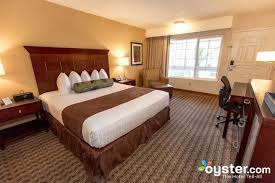 With it's easy access to 101 & 405 freeways the area attractions of universal studios hollywood, the getty center,six flags magic mountain and southern california's sandy beaches are just minutes. Best Western Plus Carriage Inn Review What To Really Expect If You Stay