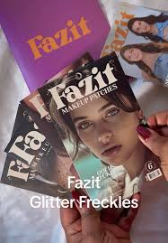 Fazit Beauty’s adorable Glitter Freckles has got my festive season makeup  looks sorted! ✨😍✨ #fazitbeauty #fazitglitterfreckles #glitterfreckles  #makeuppatches #partymakeup @Fazit