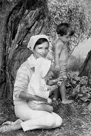 Inside the fabulous life of elon's mom maye musk, a supermodel nutritionist who spent her childhood. Maye Musk Mother Of Elon Model Of The Moment Vanity Fair