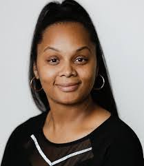 Lisa Shirah's Instagram, Twitter & Facebook