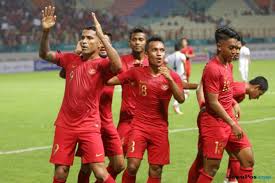 Pencinta sepak bola indonesia sekaligus fans timnas indonesia bisa menyaksikan secara langsung proses pengundian grup piala aff 2018 karena aff akan menyiarkan secara langsung melalui fasilitas live streaming. Piala Aff 2018 Catat Jadwal Siaran Langsung Thailand Vs Timnas Indonesia Fajar