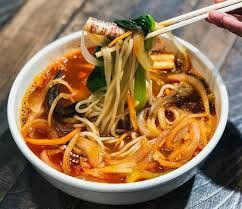 Anda dapat mengolahnya sendiri dan menyajikan aneka jenis masakan korea yang akan. Resep Jjampong Mie Kuah Korea Nikmati Sensasi Lezatnya Mie Kuah Ala Ala Drama Korea Portal Probolinggo