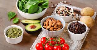 Il contenuto di potassio nel pesce è compreso tra i 150 e i 450 mg per etto, con in testa il salmone selvatico. Potassio Il Minerale Indispensabile Per Cuore E Arterie Riza It