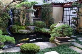 Les Jardins Japonais Une Ambiance Zen Et Pleine De Delicatesse Jardin Japonais Jardin Minimaliste Jardins