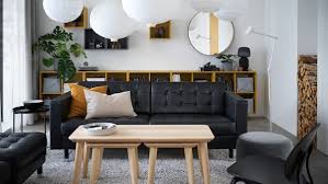 يتوافق أثاث غرفة الجلوس بسهولة مع الضيوف الإضافيين Ikea