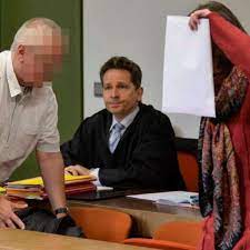 Vor dem prozessauftakt am montag. Betrugsprozess Hauskauf Mit Funf Euro Auf Dem Konto Bayern