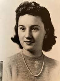 Larissa Powers's Instagram, Twitter & Facebook