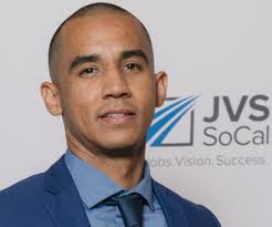 Discover How a Bank Associate Relationship Manager Builds Strong Client  Connections