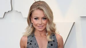 Nov 06, 2020 · kelly ripa and mark consuelos are certainly one of hollywood's most powerful couples. Kelly Ripa Shows Off Mark Consuelos And Kids In Throwback Photo From 2001 Fox News