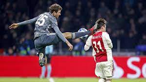 Die bayern kommen gut in schnelle führung des fc bayern münchen gegen ajax amsterdam. Bayern Red Kung Fu For Muller The Game Of Chaos In Ajax