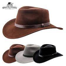 Hat Is Very Elegant This Type Of Large Brim Hats Is Considered Most Sophisticated A Choice Made With A Good Taste Felt Sombreros Y Gorras Gorras Sombreros