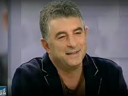 Ο γιώργος καραϊβάζ ήταν παντρεμένος και πατέρας ενός παιδιού. Z 50f9dfrrts M