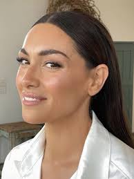 hi! Looking for a hairstylist for my mom in Wilmington or Northeast Philly  area who has their own location and can do the style below