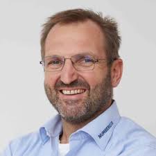 Ola Källenius auf LinkedIn: Mercedes-Benz spendet als Soforthilfe eine  Million Euro an Deutsches Rotes…