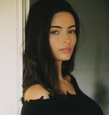 Margot Ross's Instagram, Twitter & Facebook