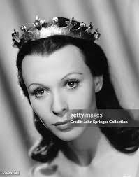 24 Laurence Bloom Photos & High Res Pictures