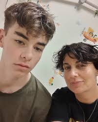 Simone Reeder's Instagram, Twitter & Facebook