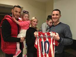 They had first met when he was playing for werder bremen. Ollie S Army On Twitter Socceram Skysports Bbcsport Marko Arnautovic His Wife Sarah Showed Incredible Kindness To A Family Hit With Devastating Disease Scfc Https T Co Uzdaxsqrqu
