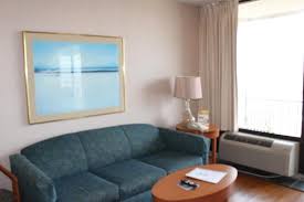 Booking Com Four Sails Resort Virginia Beach Usa 916 Guest Reviews Book Your Hotel Now In 2020 Two Bedroom Suites Sofa Bed Bedroom Virginia Beach Hotels