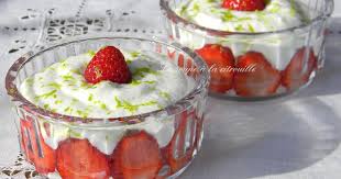 Recette Mousse Legere Au Citron Vert Et Aux Fraises Notee 4 5 5 Recettes De Mousse Recette Avec Des Fraises Nourriture Delicieuse
