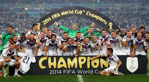 Die mannschaft)، أي الفريق، وأيضاً بكنية الماكينات، هو ممثل ألمانيا الرسمي في رياضة كرة القدم، تأسس الاتحاد الألماني لكرة القدم في عام 1900 وانضم. Ù„ÙˆÙ ÙˆØ£Ù„Ù…Ø§Ù†ÙŠØ§ Ù„Ù‚Ø¨Ø§Ù† ÙˆØ£Ø±Ù‚Ø§Ù… Ù‚ÙŠØ§Ø³ÙŠØ© Ø¨Ù†ÙƒÙ‡ØªÙŠ Ø§Ù„Ù…Ø¬Ø¯ ÙˆØ§Ù„Ø¹Ø§Ø±