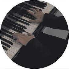افتار انستا بيانو in 2021 girly images piano girly