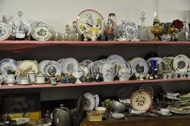 Bibelots Et Vaisselles Francaises Bibelot Gadgets Brocanteur