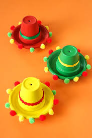 This Clay Pot Graduation Cap Is Perfect For Your Graduation Celebrations Use It As A Table Centerpiece On Your Mante In 2020 Clay Pot Crafts Clay Pots Small Clay Pot