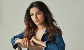 Explore tweets of bev turner @beverleyturner on twitter. Jasmin Bhasin S Instagram Family Turns 4 Million And Shares A Special Message For Fans Mekhato