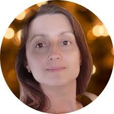 Marta Comas's Instagram, Twitter & Facebook