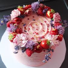 Edible flowers for cakes nz. Summer Edible Flower Raspberry Cake Fruit Cake Design Edible Flowers Cake Cake Decorated With Fruit
