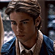 Is there anyone who surpasses him in beauty? : r/GossipGirl