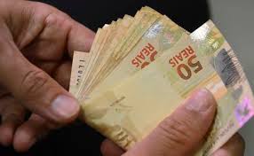 IR zero para quem ganha até R$ 5 mil vale nos salários pagos este mês