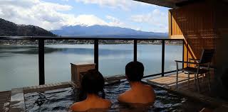 Untuk dapat mendapatkan uang pembatalan tersebut, anda harus menunggu setidaknya 30 hari sejang tanggal pembatalan tiket. Tasik Kawaguchiko Di Kaki Gunung Fuji Dan Berhampiran Tokyo Berita Perjalanan