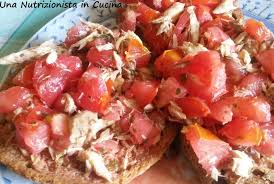 Friselle Integrali Con Pomodori E Filetti Sgombro Valentina Viti