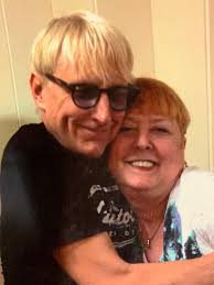 Who loves Bob Dylan? 🙋‍♂️ And Billy Joel? 🙋‍♂️🙋‍♂️ For today's Jukebox  Sunday, please groove to: “To Make You Feel My Love”, written by Bob Dylan,  and sung by Billy Joel! Take