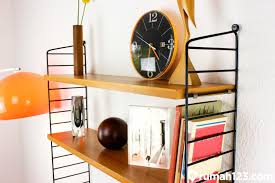 Sebelum anda melanjutkan ke proses membuat rak dinding melayang, anda harus memastikan rumah anda memiliki aliran listrik yang dapat anda gunakan dalam proses pengeboran. 7 Rekomendasi Rak Dinding Kayu Minimalis Mulai Rp30 Ribuan Rumah123 Com