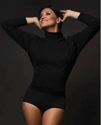 Η ηθοποιός πόζαρε με μπικίνι μαγιό δίπλα στη πισίνα και αφού. H Sofia Paylidoy Gennh8hke Gia Na Saghneyei Ta Arsenika Newsbreak