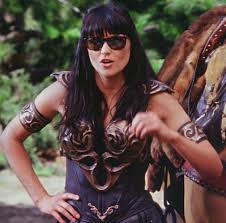 Lucy lawless este blondă astăzi şi puţini reuşesc să o recunoască. Xena Inca Mai Frange Inimi Printesa Razboinica Sexy La 45 De Ani Foto Video Ziarul National