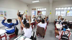 Regreso a clases: 85% de colegios públicos de 22 regiones ya abrieron sus puertas a la presencialidad | Minedu | Rosendo Serna | RMMN | EDICION | CORREO