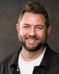 Austin Hines's Instagram, Twitter & Facebook