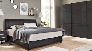 Weitere ideen zu schwarze schlafzimmer, gotisches haus, gotische möbel. Mobel Rehmann Velbert Raume Schlafzimmer Betten Interliving Interliving Boxspringbett Serie 1401 Schwarzes Kunstleder Santiago 471900 Liegeflache Ca 180 X 200 Cm